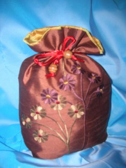 Bourse avec broderies