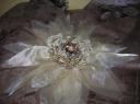 détail fleur avec strass